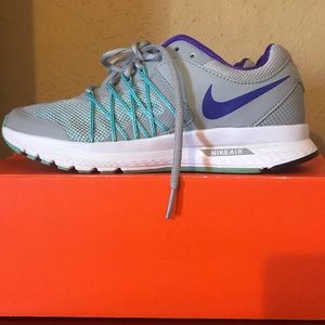 Womens nike air (size 6 )